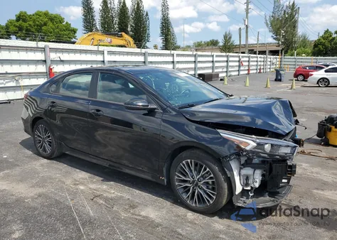2023 Kia Forte Gt Line z USA, uszkodzony, nr VIN 3KPF54AD3PE638247